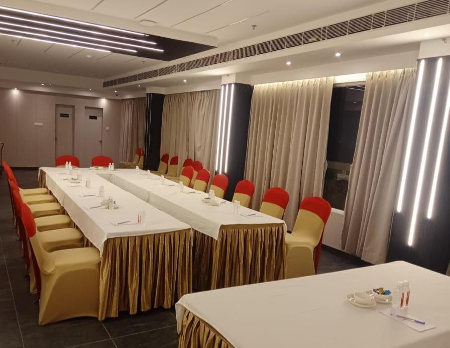 Northin Hotel Kalkuta Zewnętrze zdjęcie
